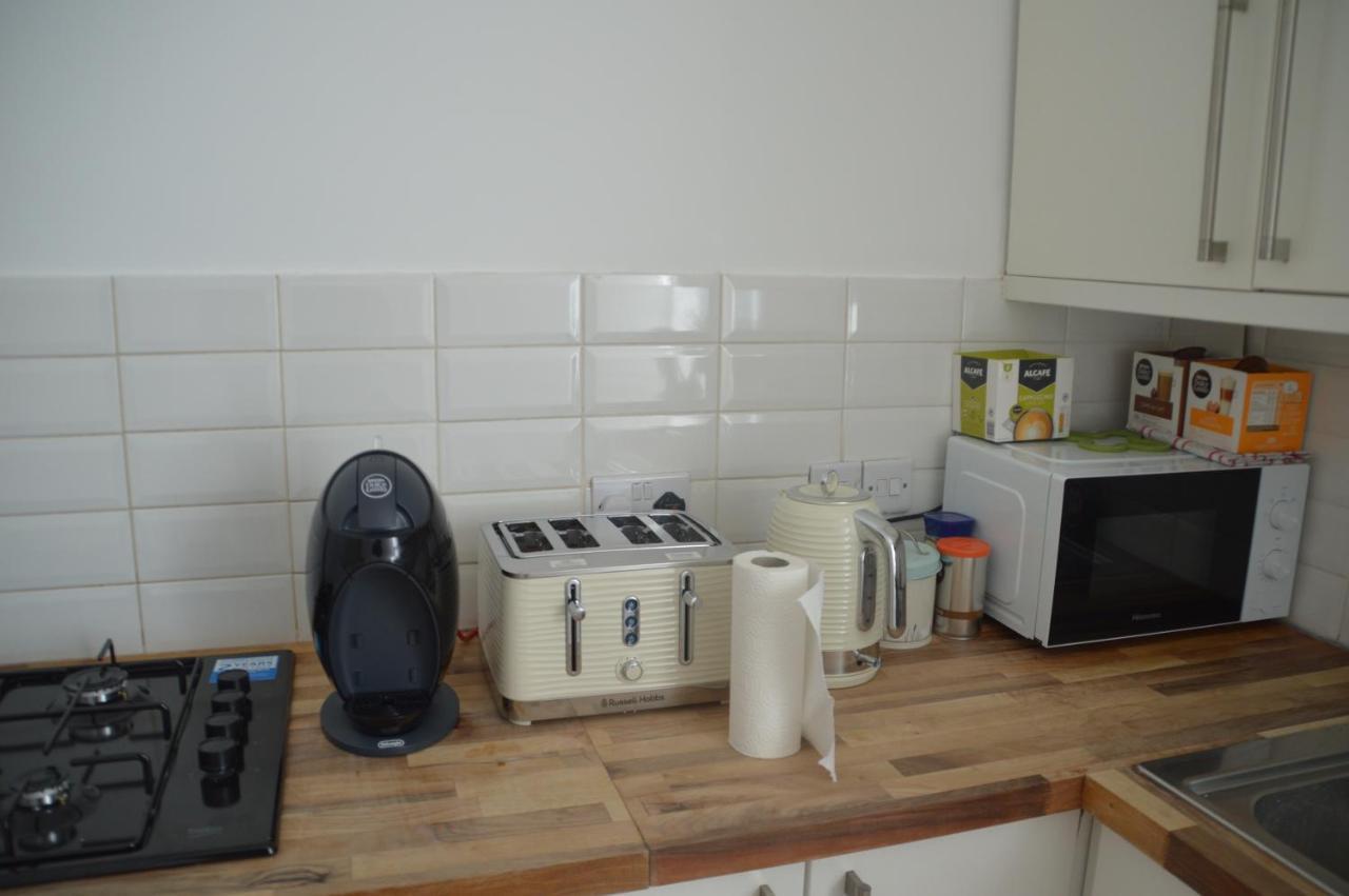 Two Bedroom Flat In Londra Exterior foto