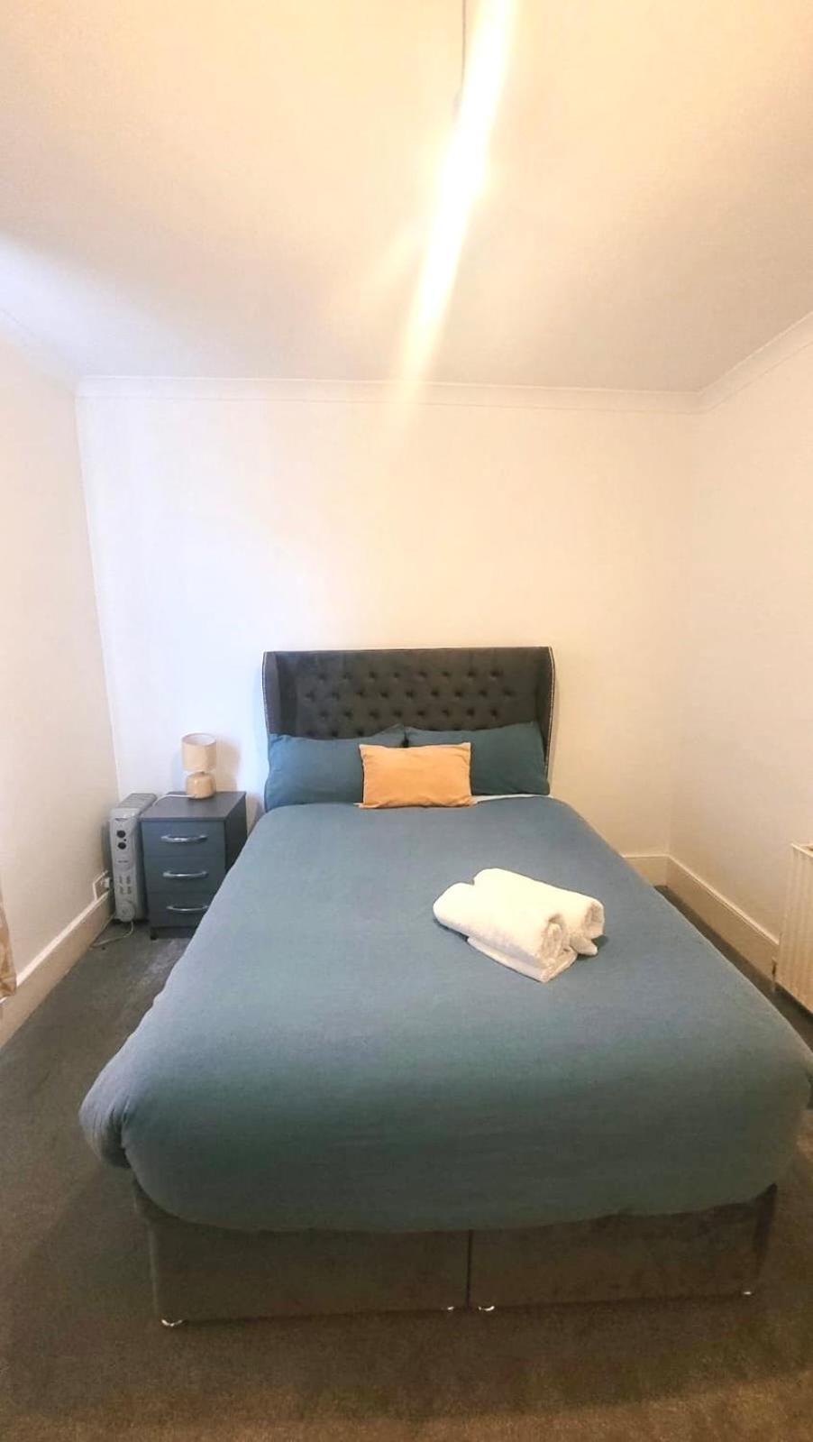 Two Bedroom Flat In Londra Exterior foto