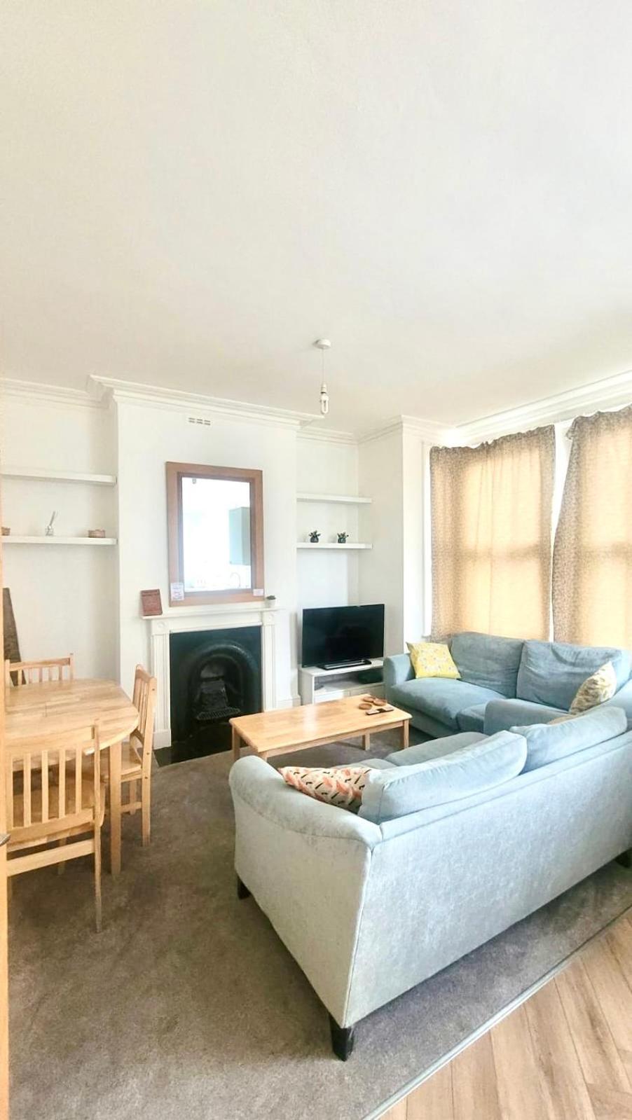 Two Bedroom Flat In Londra Exterior foto