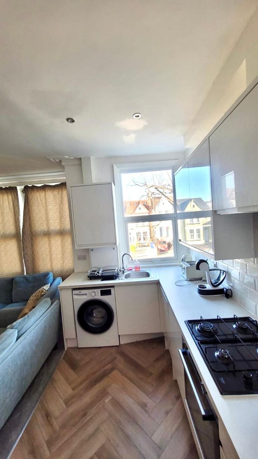 Two Bedroom Flat In Londra Exterior foto